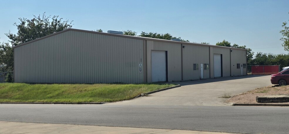 Primary Photo Of 239 Investment Loop, Hutto Warehouse For Lease