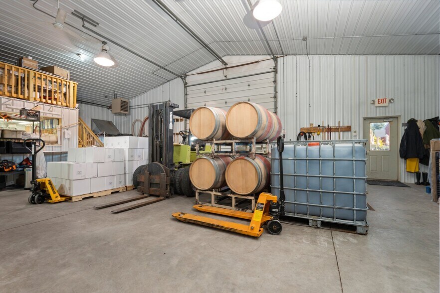 More Photos Of 10343 E Hilltop Rd, Suttons Bay Winery Vineyard For Sale