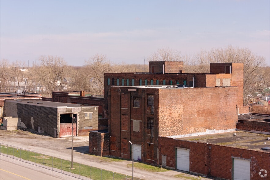 More Photos Of 703 Elk St, Buffalo Warehouse For Sale