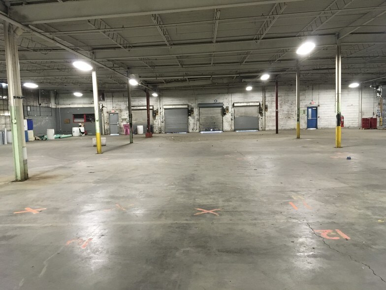 More Photos Of 1400 Front St, Warren Warehouse For Lease