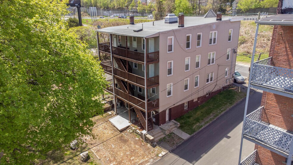 More Photos Of 203 S Leonard St, Waterbury Apartments For Sale