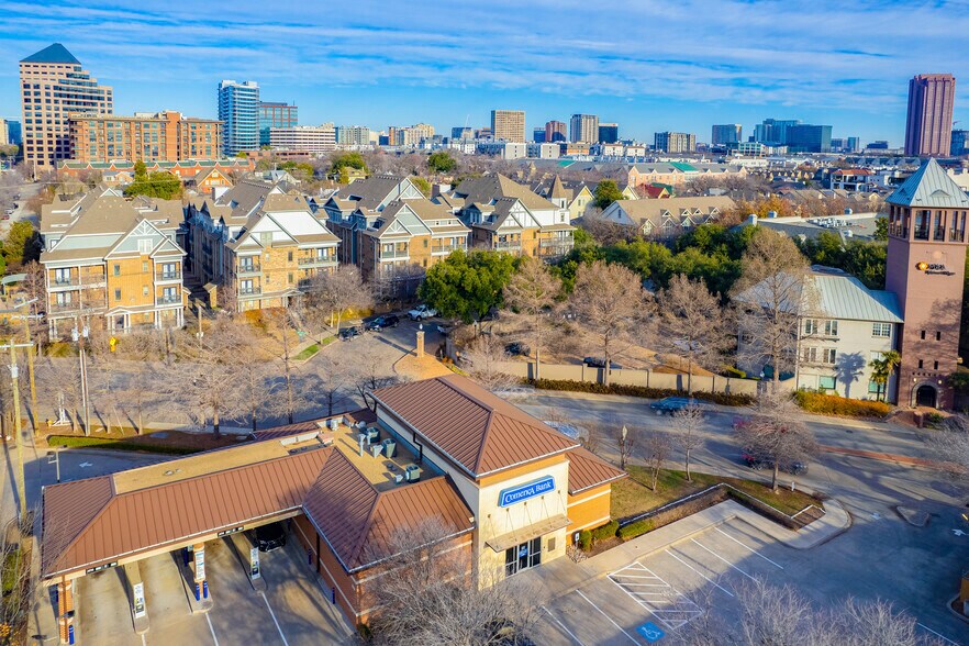 More Photos Of 2121 Maple Ave, Dallas Bank For Lease