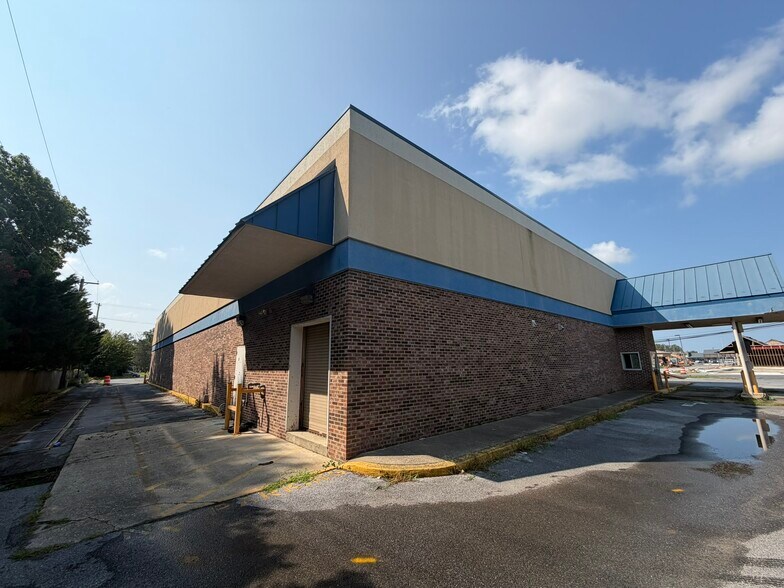 More Photos Of 701 Atlanta Rd, Seaford Freestanding For Lease