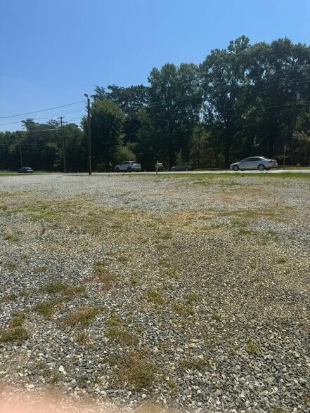 More Photos Of 759 Jimmie Kerr Rd, Haw River Auto Repair For Sale