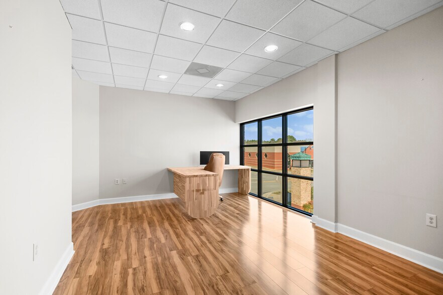 More Photos Of 19810 W Catawba Ave, Cornelius Office For Lease