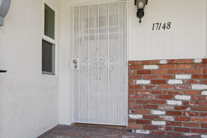 More Photos Of 17148 Stare St, Northridge Apartments For Sale
