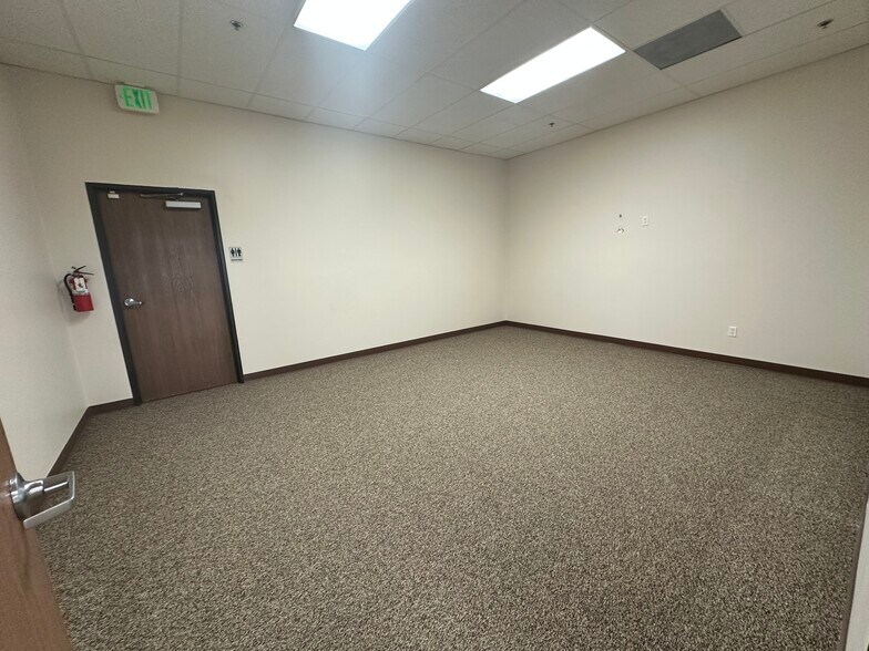 More Photos Of 34862 Monte Vista Dr, Wildomar Unknown For Lease