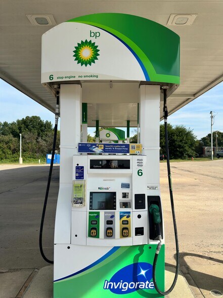 More Photos Of 12180 Center Rd, Durand Service Station For Sale