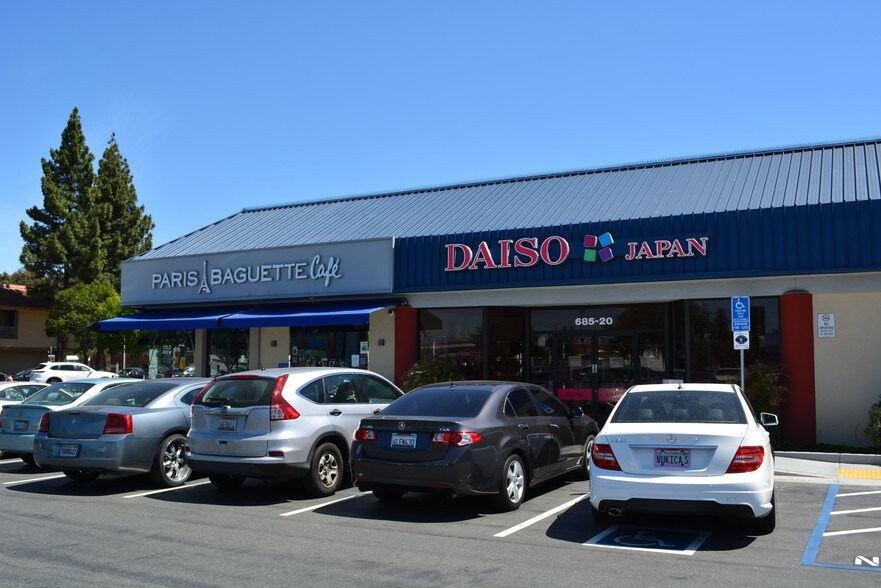 More Photos Of 4302-4342 Moorpark Ave, San Jose General Retail For Lease