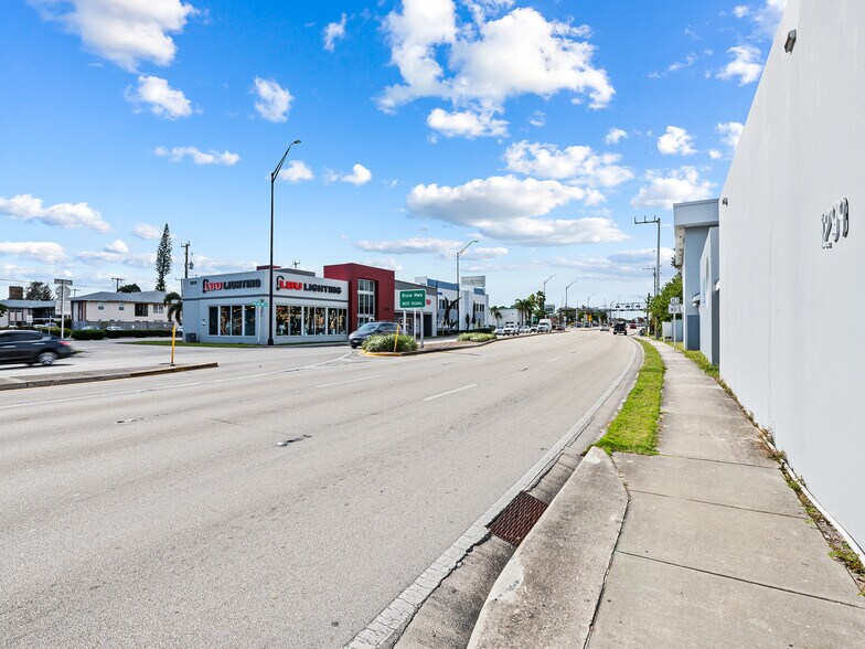 More Photos Of 1299 E Oakland Park Blvd, Oakland Park Office For Sale