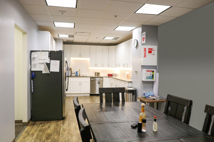 More Photos Of 10000 N Central Expy, Dallas Office Residential For Lease