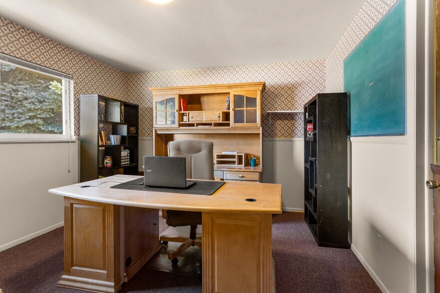 More Photos Of 1628 Babcock Ln, Colorado Springs Specialty For Sale