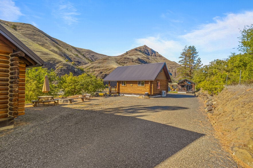 More Photos Of 13706 US 95, White Bird Trailer Camper Park For Sale