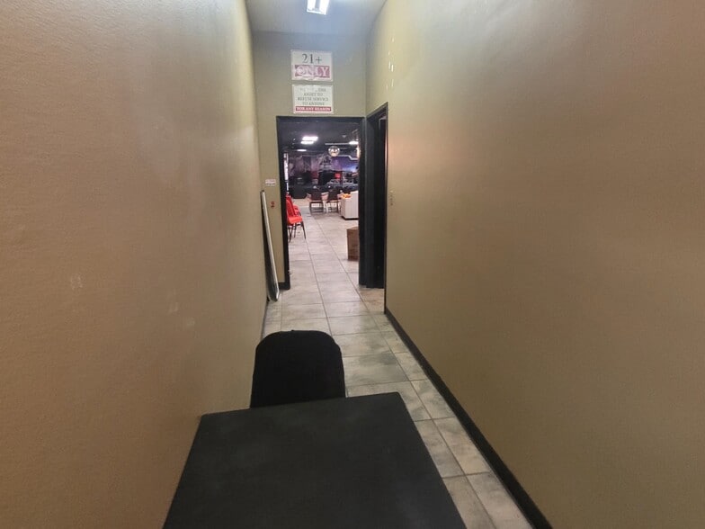 More Photos Of 953 E Sahara Ave, Las Vegas Storefront For Sale