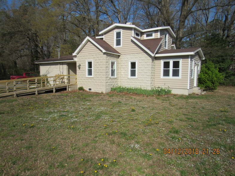 More Photos Of 2850 King William Ave, West Point Storefront Retail Office For Lease