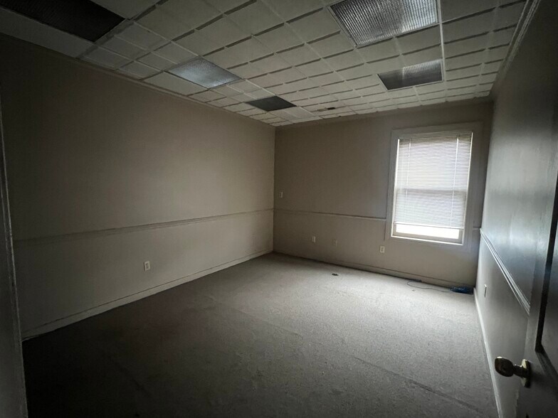 More Photos Of 387 Clinton Ave, Bridgeport Office Residential For Sale