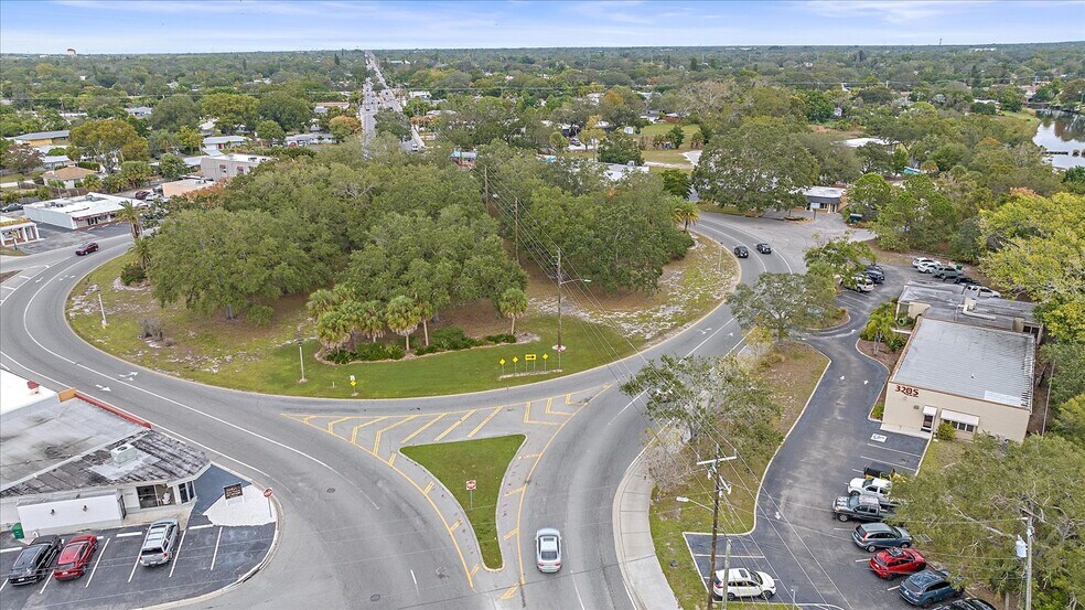 More Photos Of 3205 Southgate Cir, Sarasota Office For Sale