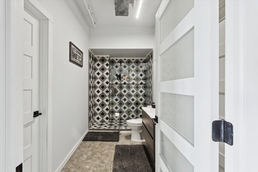 More Photos Of 315 3rd St, Bay City Self Storage For Sale