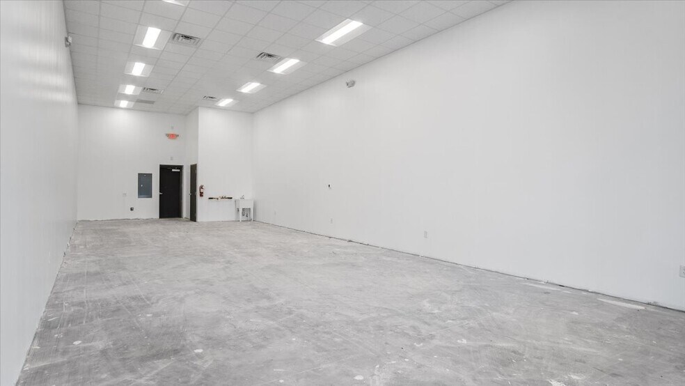 More Photos Of 40 Industrial Park Dr, Henderson Medical For Lease