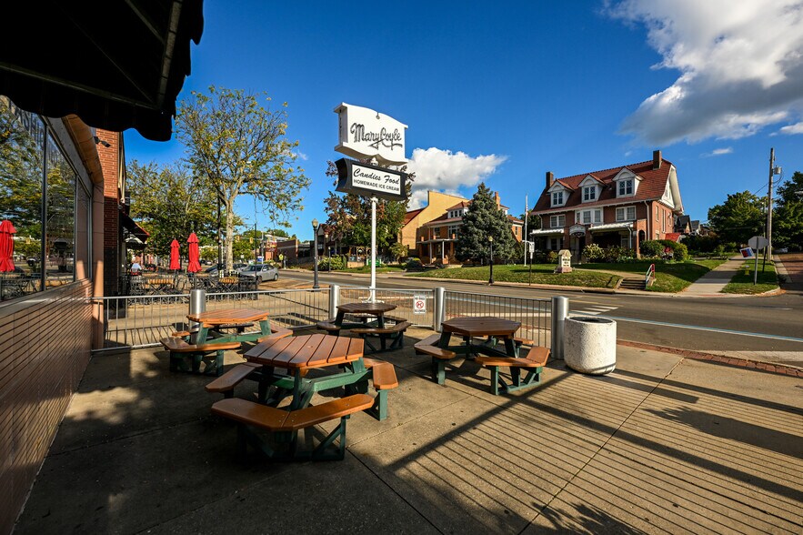 More Photos Of 780 W Market St, Akron Freestanding For Sale