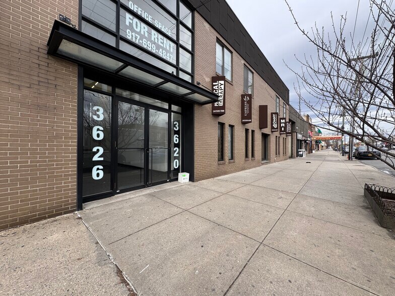 Primary Photo Of 3618-3620 E Tremont Ave, Bronx Medical For Lease