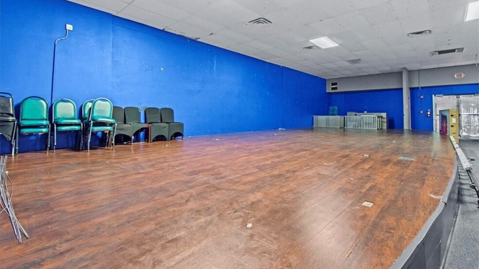 More Photos Of 420 E Ave C, Killeen Freestanding For Lease