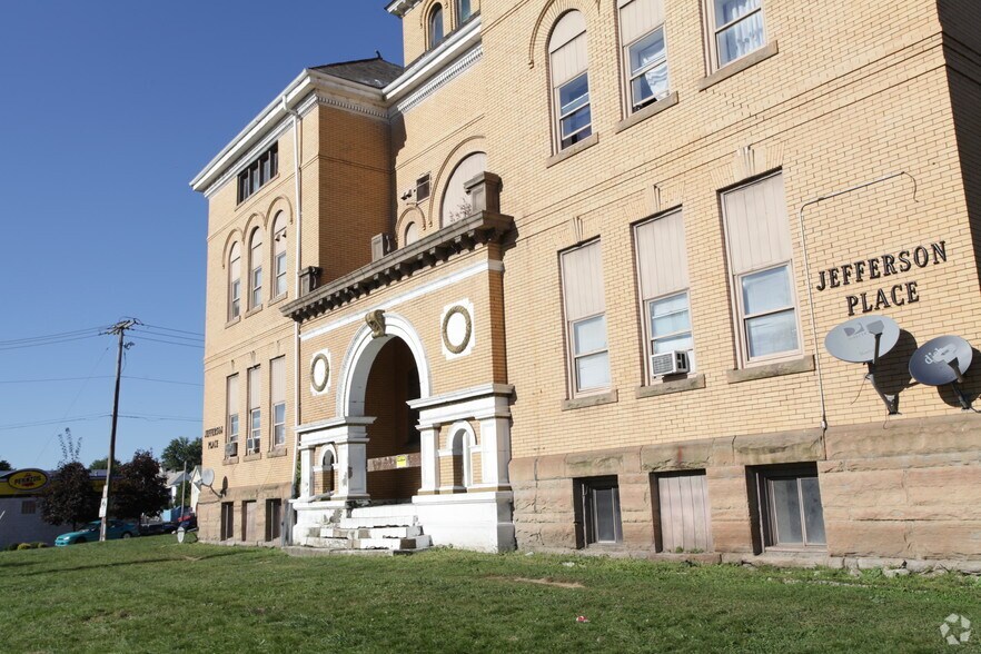 More Photos Of 1090 Jefferson Ave, Washington Apartments For Sale