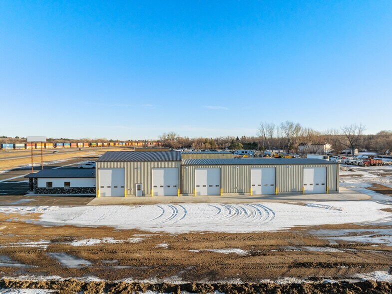 Primary Photo Of 3050 Highway 52 South, Minot Flex For Lease