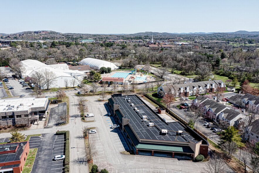 More Photos Of 204 Ward Cir, Brentwood Storefront Retail Office For Lease