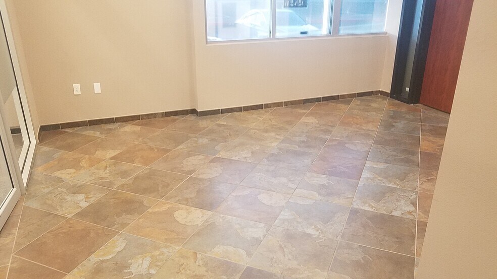 More Photos Of 375 N Stephanie St, Henderson Office For Lease