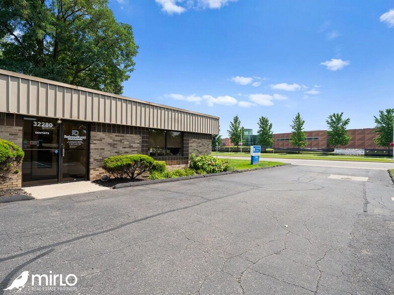 More Photos Of 32280 5 Mile Rd, Livonia Medical For Sale