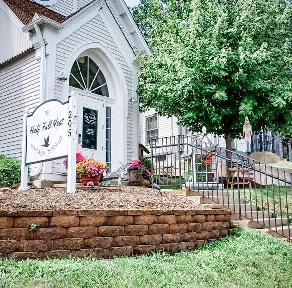 More Photos Of 205 W Main St, West Dundee Office For Sale