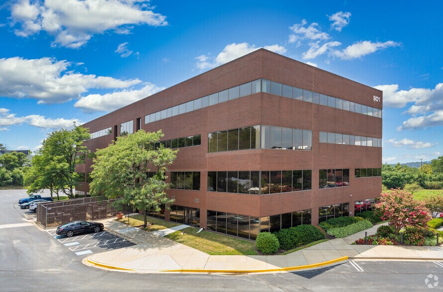 More Photos Of 901 Elkridge Landing Rd, Linthicum Office For Lease