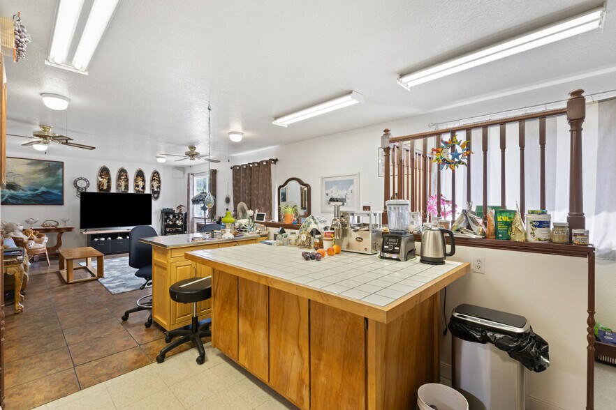 More Photos Of 5565 NE Stephens St, Winchester Auto Repair For Sale