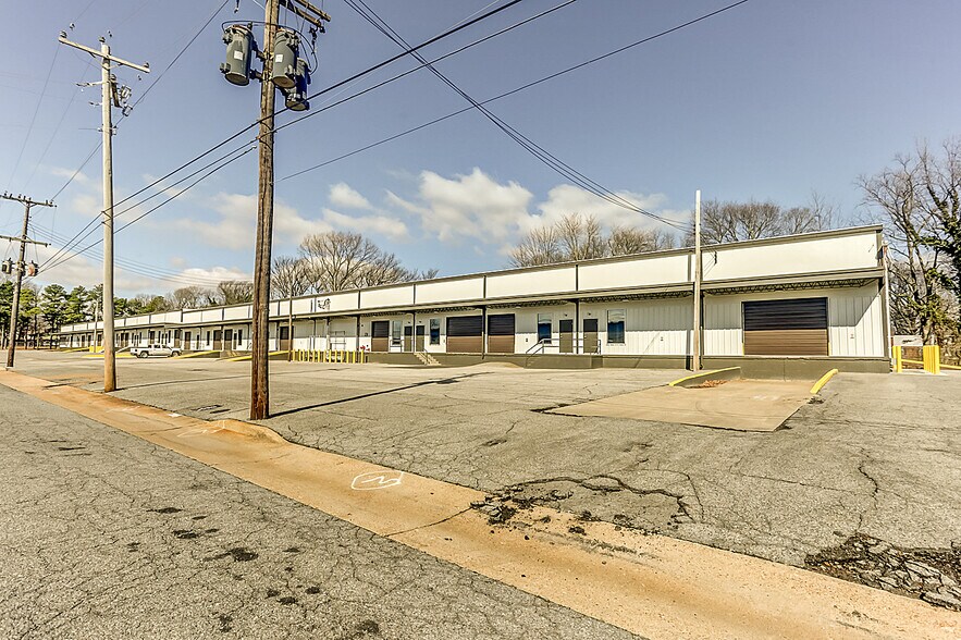 More Photos Of 2630-2656 Summer Ave, Memphis Unknown For Lease