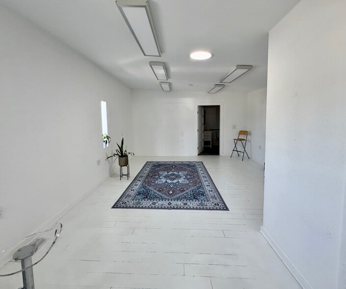 More Photos Of 1507 W North Loop Blvd, Austin Freestanding For Lease