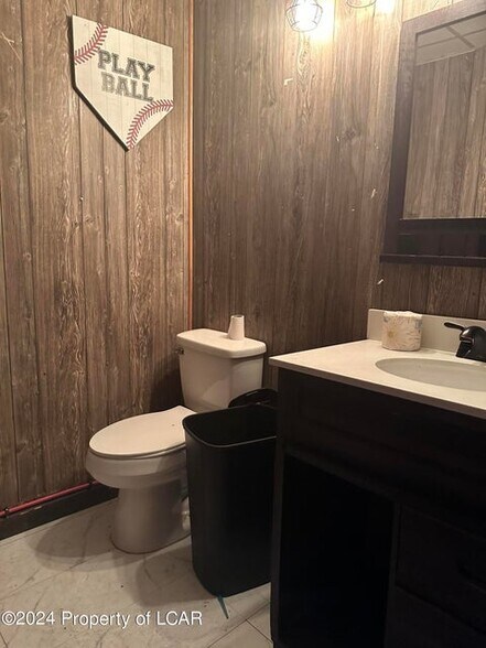 More Photos Of 121 W Broad St, Hazleton Bar For Sale