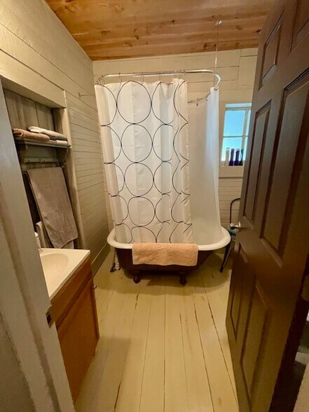 More Photos Of 85 Main St, Georgetown Specialty For Sale