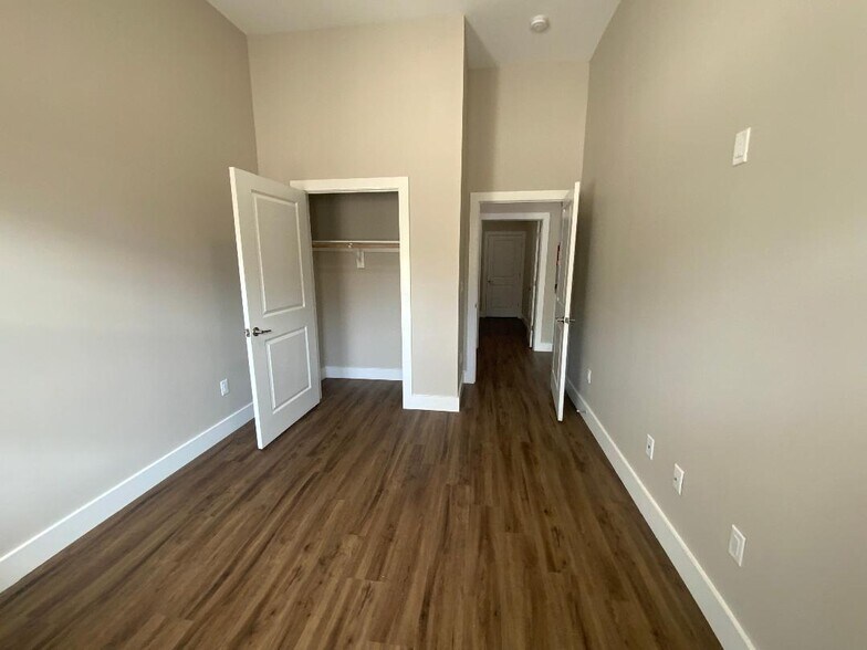More Photos Of 120 Elm St, Newark Apartments For Lease