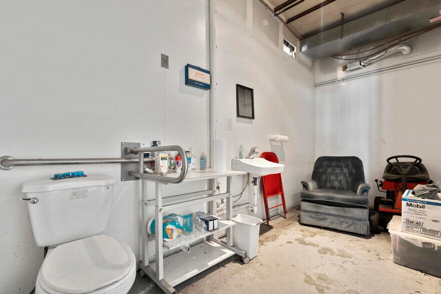 More Photos Of 1531 Route 163, Oakdale Auto Repair For Sale
