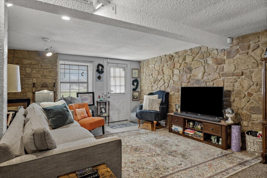 More Photos Of 100 S Main St, Crandall Storefront Retail Residential For Sale