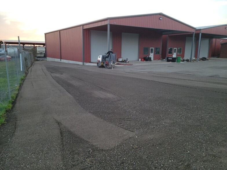 More Photos Of 4235 FM 78, McQueeney Flex For Lease