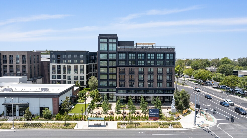 More Photos Of 2010 E Warner Ave, Santa Ana Apartments For Lease