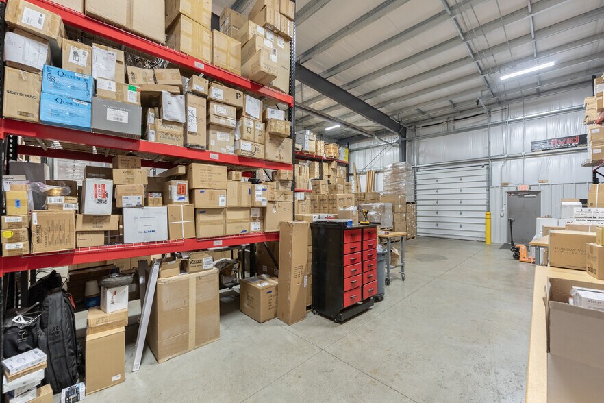 More Photos Of 3737-3757 Parkway Ln, Hilliard Showroom For Lease