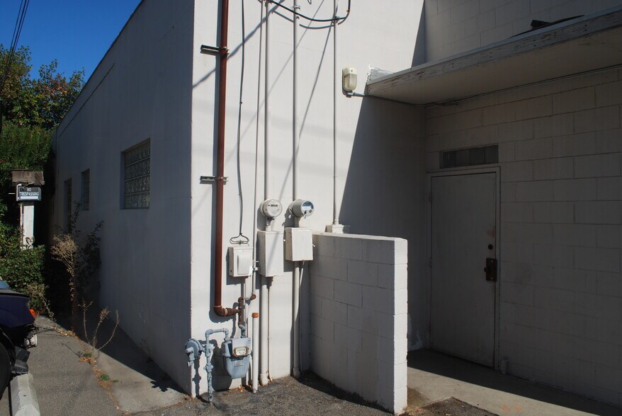 More Photos Of 823 15th St, Modesto Office For Sale