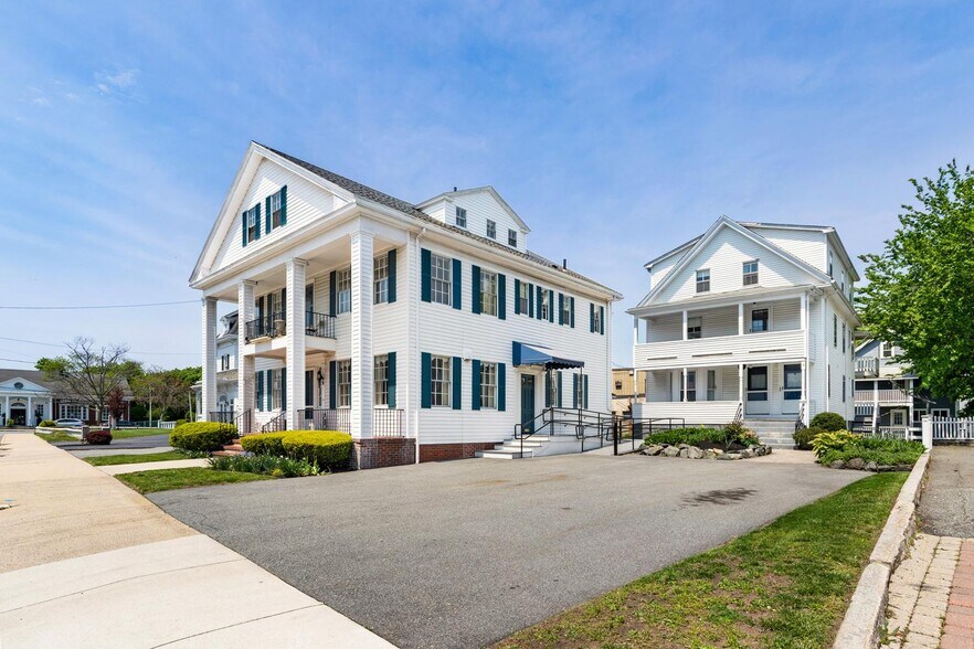 Primary Photo Of 4-6 Common St, Stoneham Storefront Retail Residential For Sale