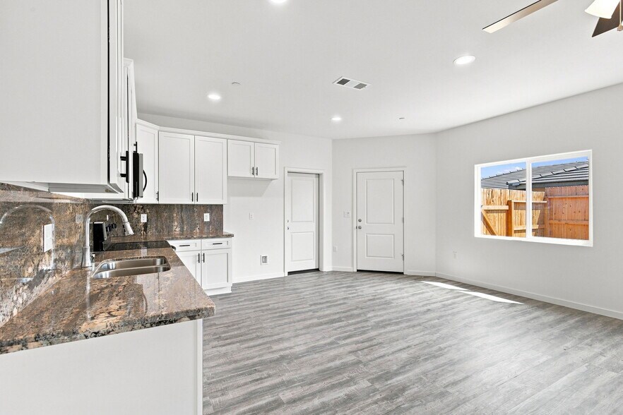 More Photos Of 9121 Prometheus Dr, Bakersfield Apartments For Sale