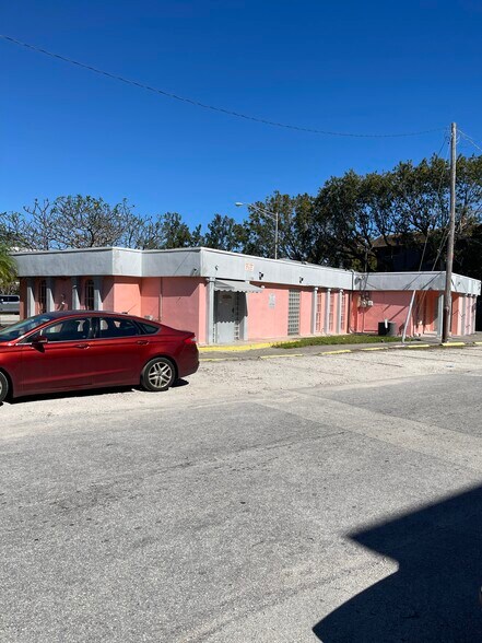 More Photos Of 3250 S Dixie Hwy, Miami Medical For Sale