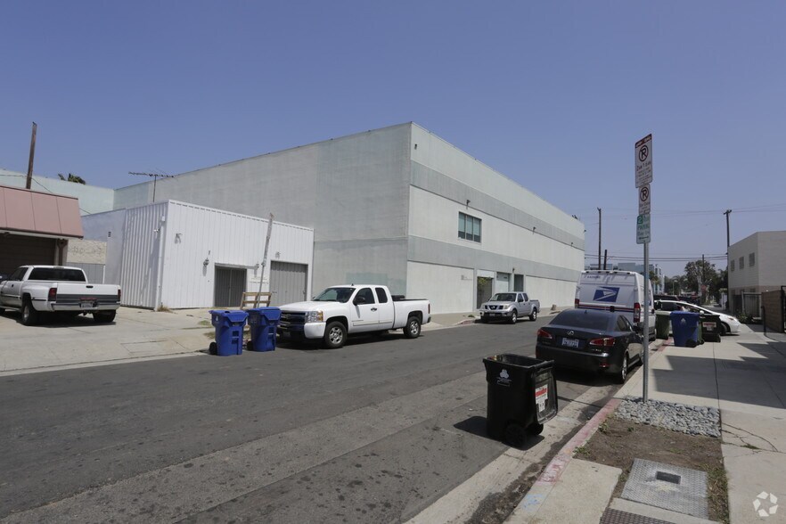 More Photos Of 13400 Washington Blvd, Marina Del Rey General Retail For Lease