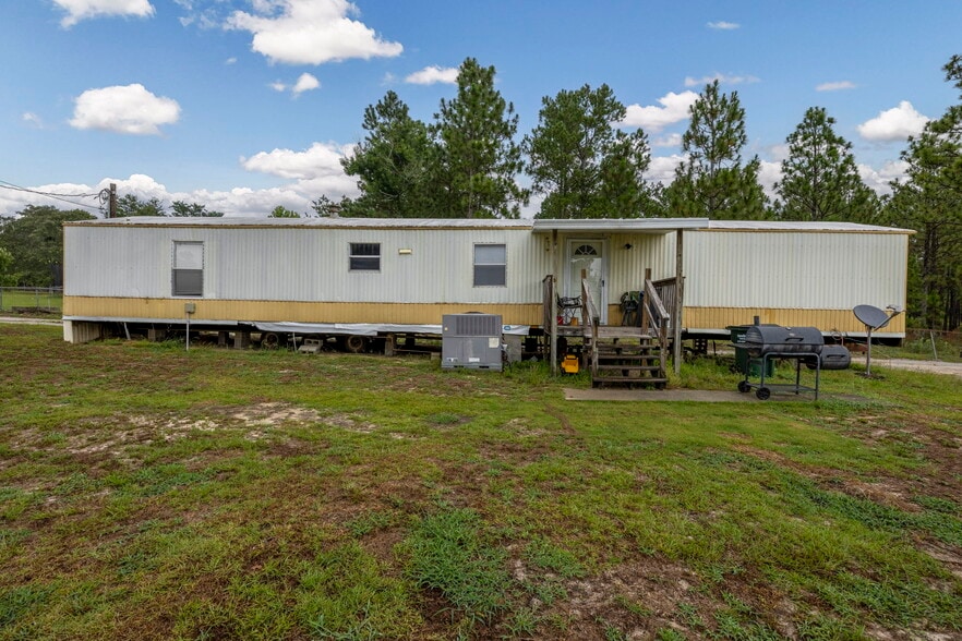 More Photos Of 128 Sandy Springs Ln, Lexington Manufactured Housing Mobile Home Park For Sale